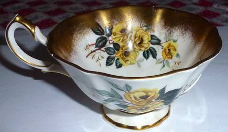 QUA72 Footed Cup