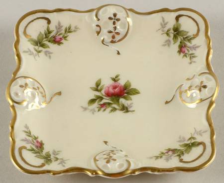 Moss Rose (Pompadour, Ivory Body, Off Center) 3" Ashtray