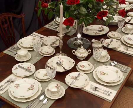 Moss Rose (Pompadour, Ivory Body, Off Center) 65 Piece Estate Set