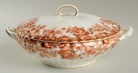 Victorian Rust Round Covered Vegetable