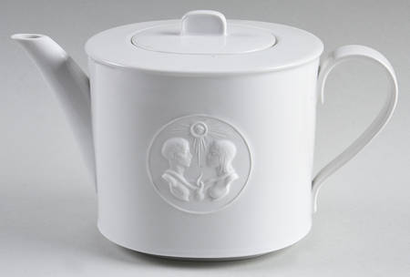 Arcadia Cream--White Mocha Pot & Lid