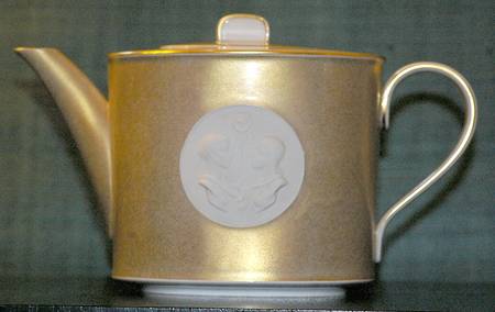 Arcadia Gold Teapot & Lid