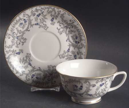 Buckingham Footed Cup & Saucer Set