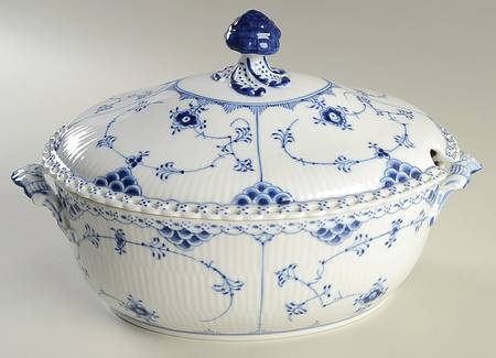 Blue Fluted Full Lace (No Trim) Oval Tureen & Lid
