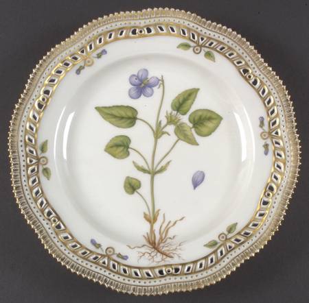 Flora Danica (1961 To Current) 10" Pierced Dinner Plate/Fruit Std-Viola montana L