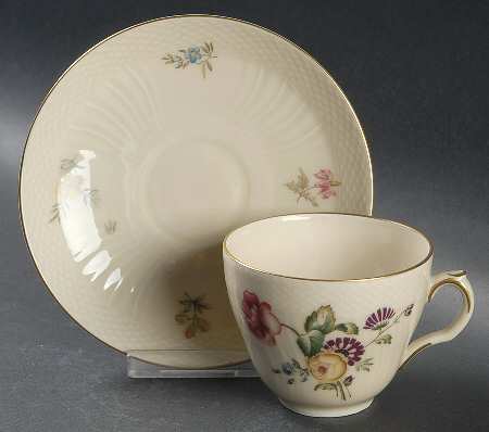 Frijsenborg Flat Cup & Saucer Set