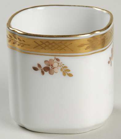 Golden Basket Cigarette Holder