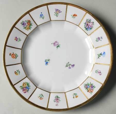 Henriette Luncheon Plate by Royal Copenhagen