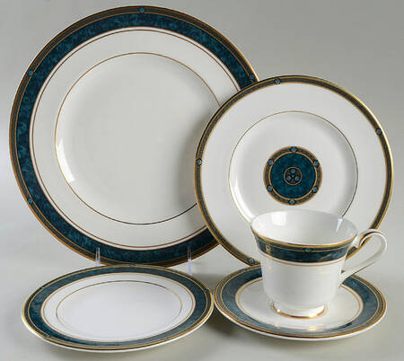Biltmore 40 Piece Estate Set