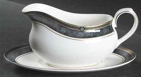 Biltmore 2001 Shape Gravy Boat & Underplate