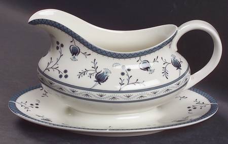 Cambridge Gravy Boat with Attached Underplate