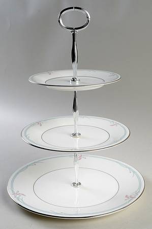 Carnation 3-Tiered Serving Tray (DP, SP, BB)