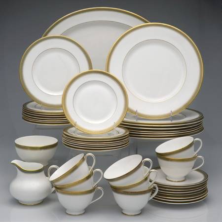 Clarendon 35 Piece Set