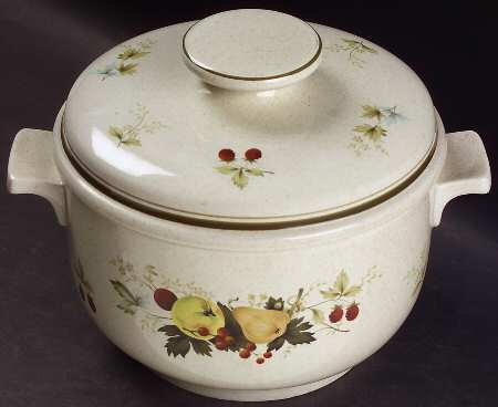 Cornwall (Rim, Double Green Trim) 1.25 Qt Round Covered Casserole