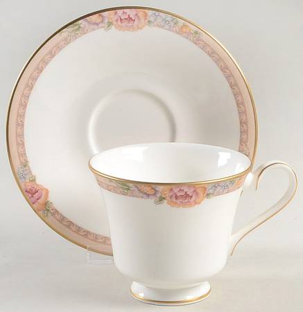 Darjeeling Footed Cup & Saucer Set
