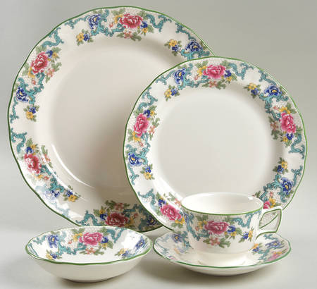 Floradora Green 40 Piece Estate Set