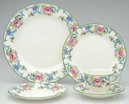Floradora Green 40 Piece Estate Set