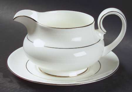 Lace Point Gravy Boat & Underplate