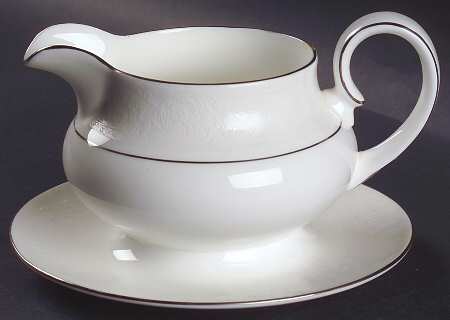 Lace Point Gravy Boat with Attached Underplate