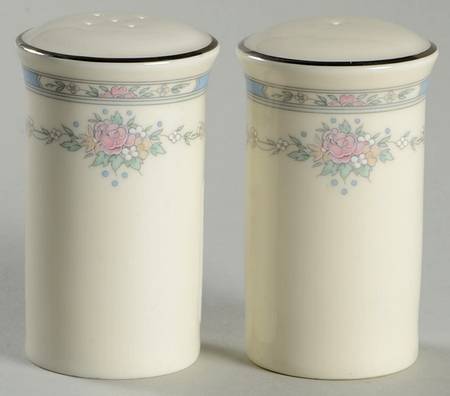 Lisa Salt & Pepper Set