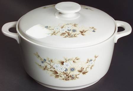 Mandalay 2 Qt Round Covered Casserole