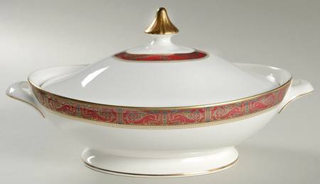 Martinique Oval Covered Vegetable