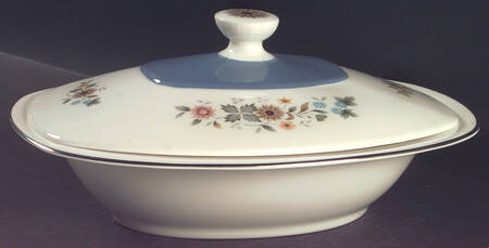 Pastorale Oval Covered Vegetable