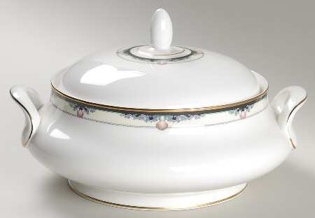 Rhodes Round Covered Vegetable