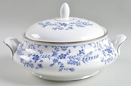 Sapphire Blossom Round Covered Vegetable