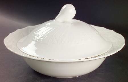St. Moritz Round Covered Vegetable
