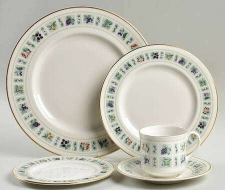 Tapestry 40 Piece Estate Set