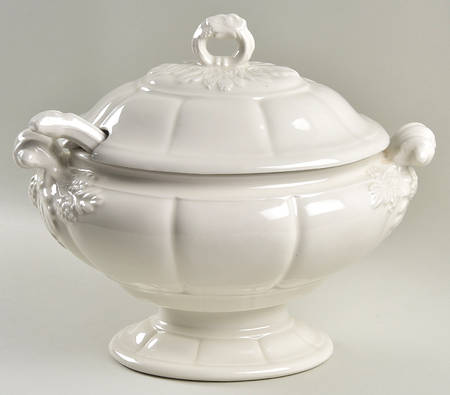 Grape Oval Tureen & Lid and Ladle