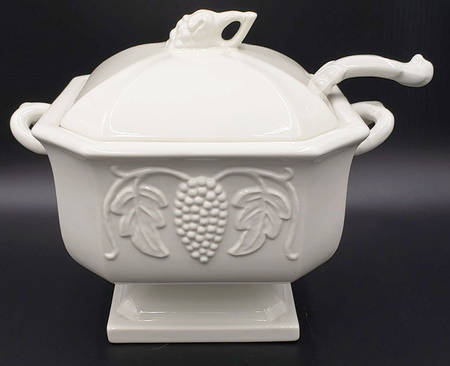 Grape Tureen & Lid w/Ladle