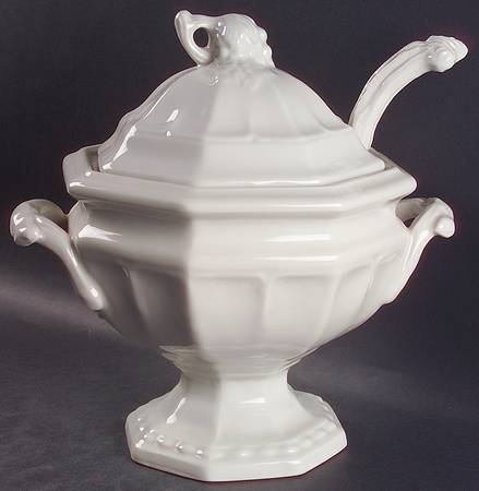 Grape Tureen & Lid w/Ladle