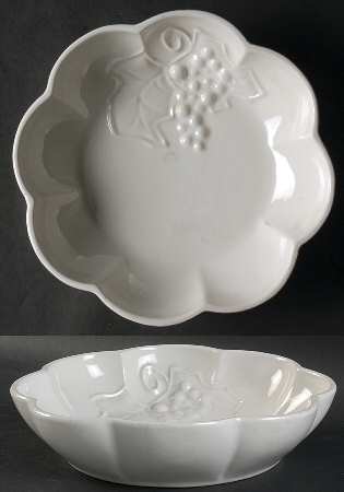 Grape 8" Round Vegetable Bowl