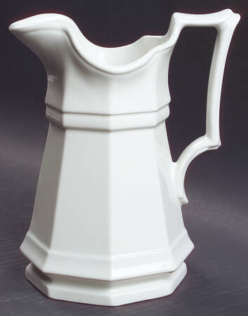 Heritage 32 Oz Pitcher