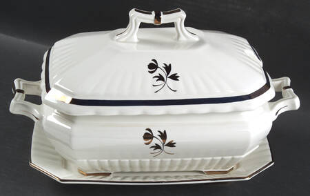Tea Leaf Tureen & Lid w/Underplate by Red Cliff