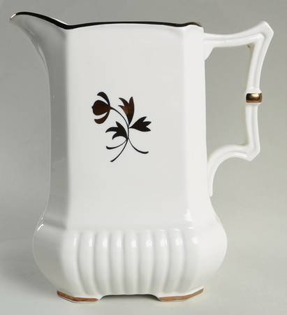 Tea Leaf 40 Oz Pitcher