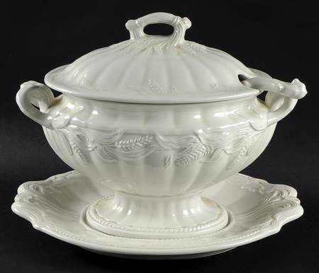 Wheat (Ribbed) Tureen & Lid w/Ladle & Underplate