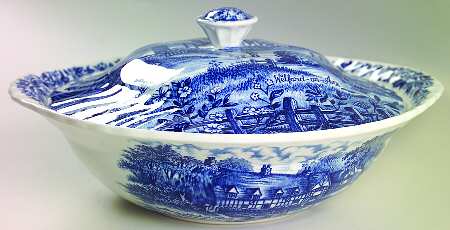 Shakespeare Country Blue Round Covered Vegetable