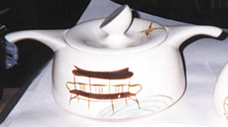 Hearthside 2 Qt Round Covered Casserole
