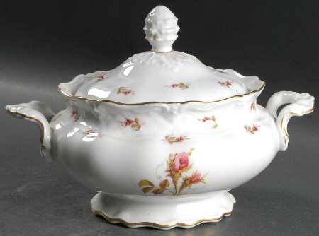 Briarcliff Round Covered Vegetable