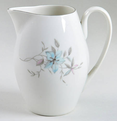 Fantasy (Smooth Edge) Creamer