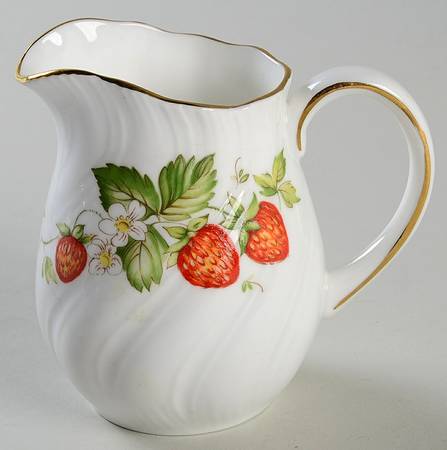 Virginia Strawberry Creamer