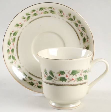 Holly Holiday Footed Cup & Saucer Set