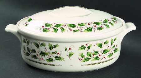 Holly Holiday 2 Quart Oval Covered Casserole