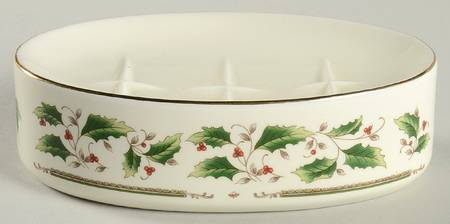 Holly Holiday Soap Dish by Royal Limited