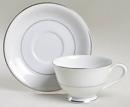 Beatrice Footed Cup & Saucer Set