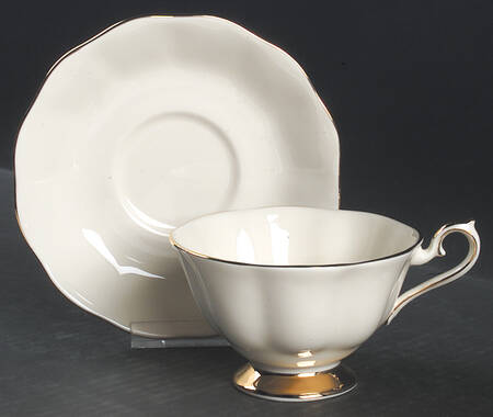 Affinity Gold Footed Cup & Saucer Set