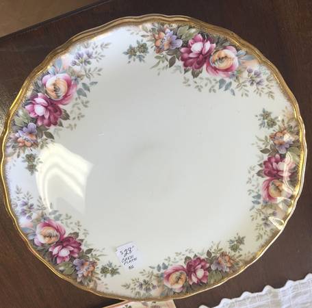 Autumn Roses 9" Diameter Pedestal Cake Stand